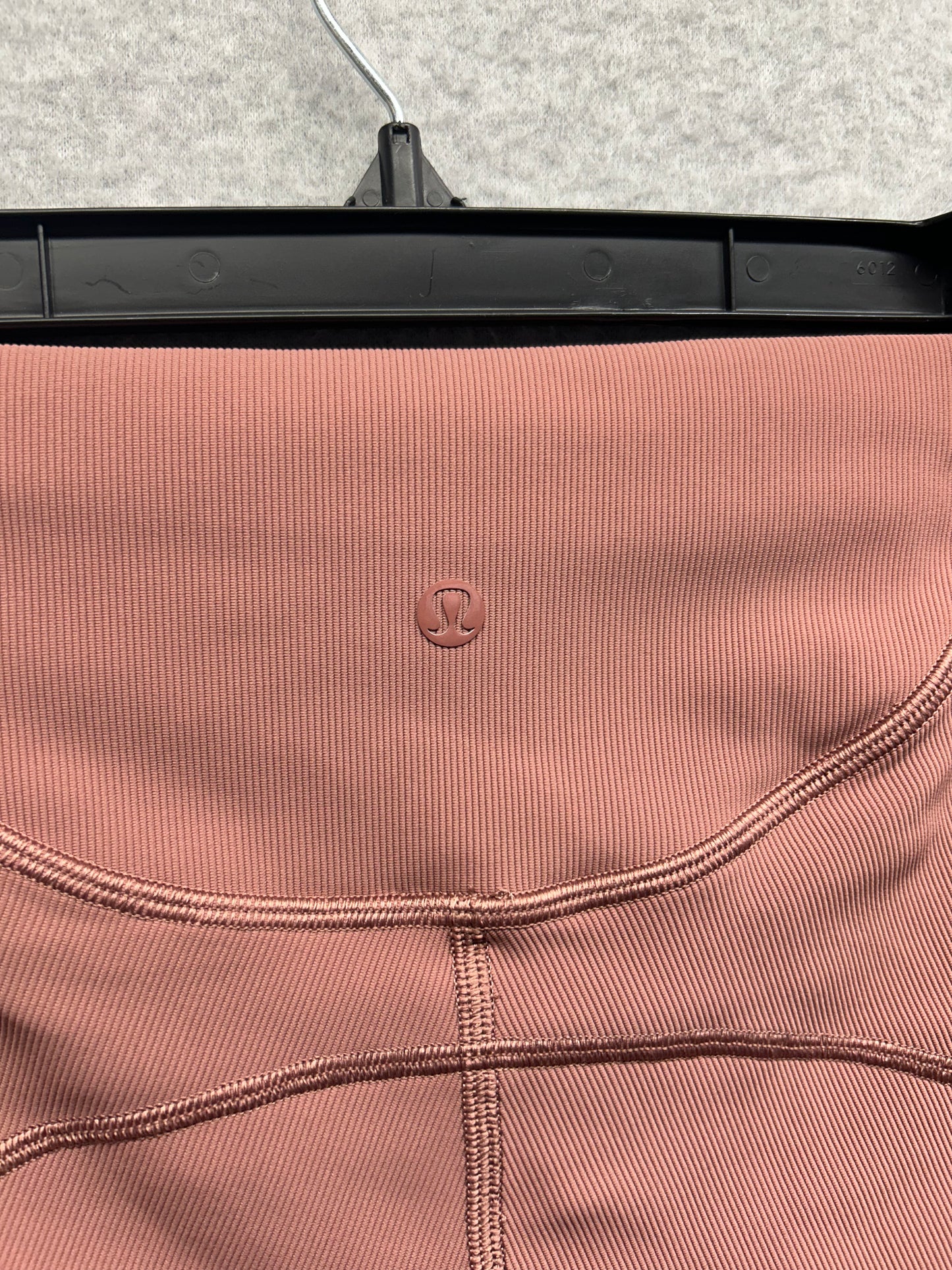 Lululemon Ribbed Contoured High-Rise Short 8" Size 6 Spiced Chai