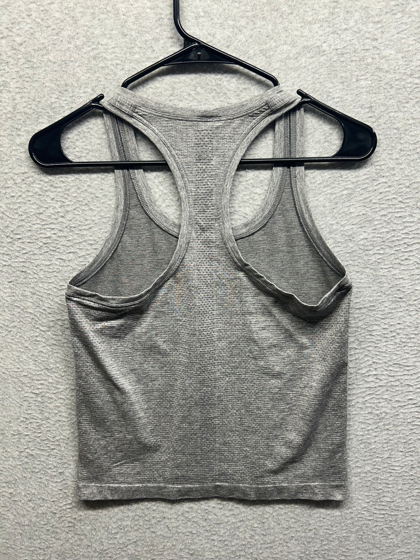 Lululemon Swiftly Tech Racerback 2.0 Race Length Size 6 Graphite Grey