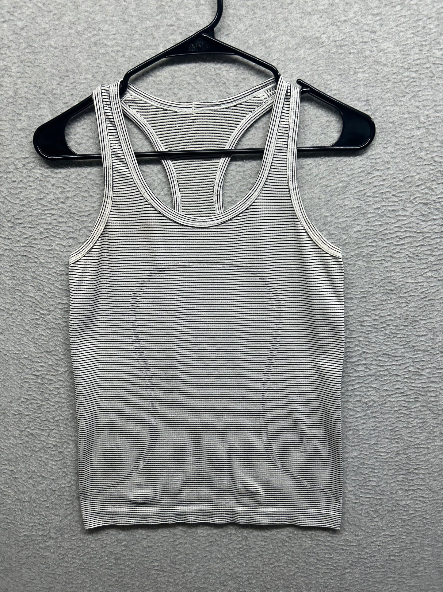 Lululemon Swiftly Tech Racerback Size 6 White Black Striped