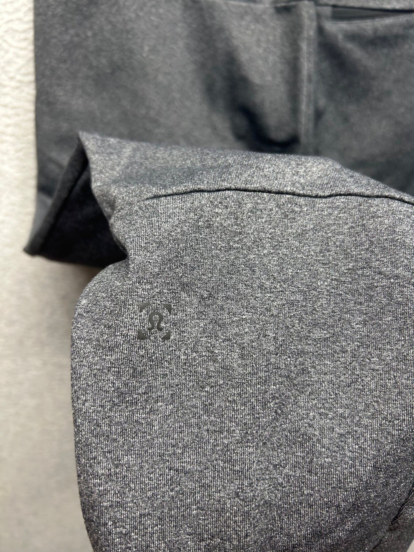 Lululemon Intent Jogger 29" Size Small Heathered Black