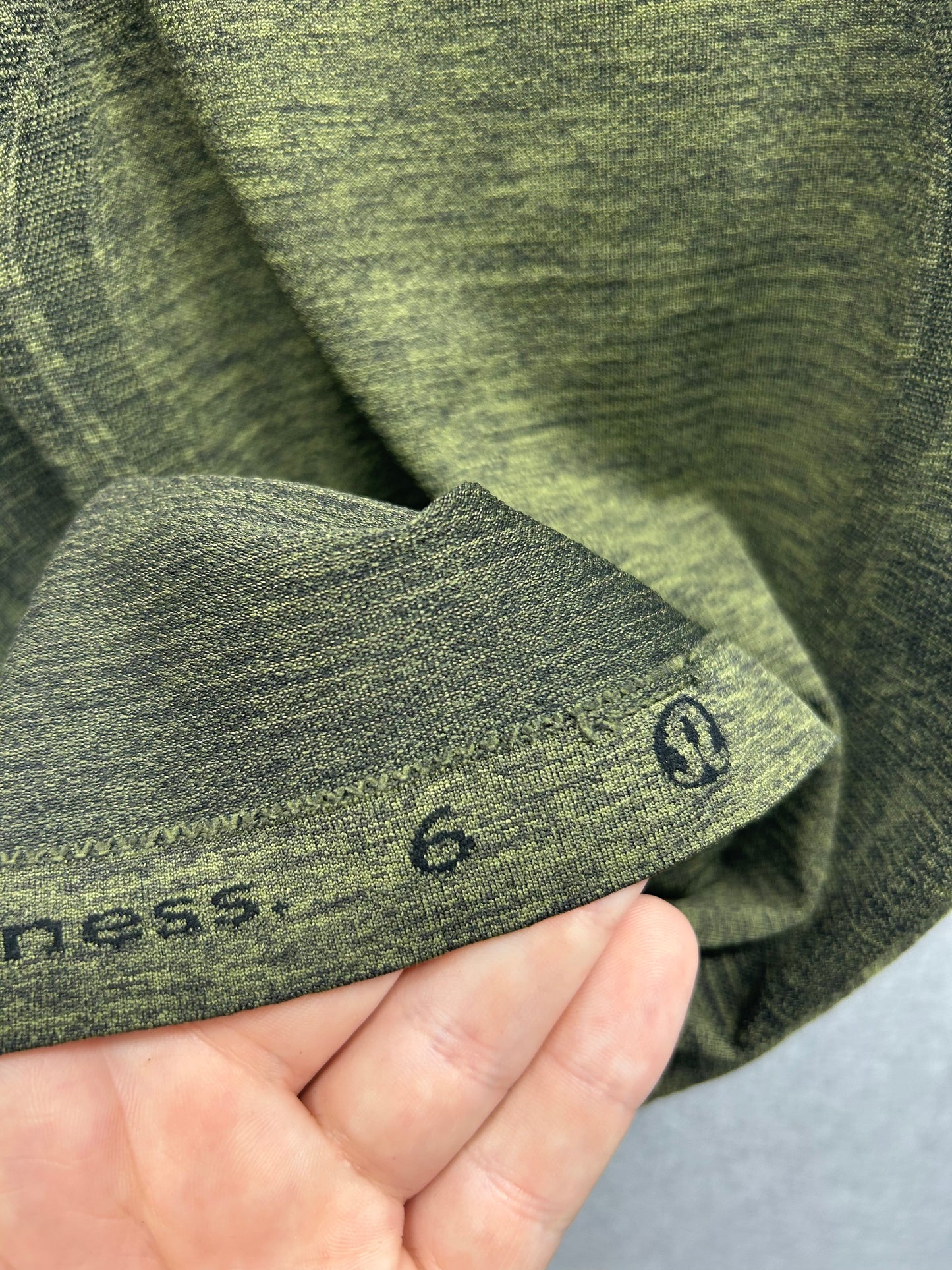 Lululemon Swiftly Tech Racerback Size 6 Brave Olive