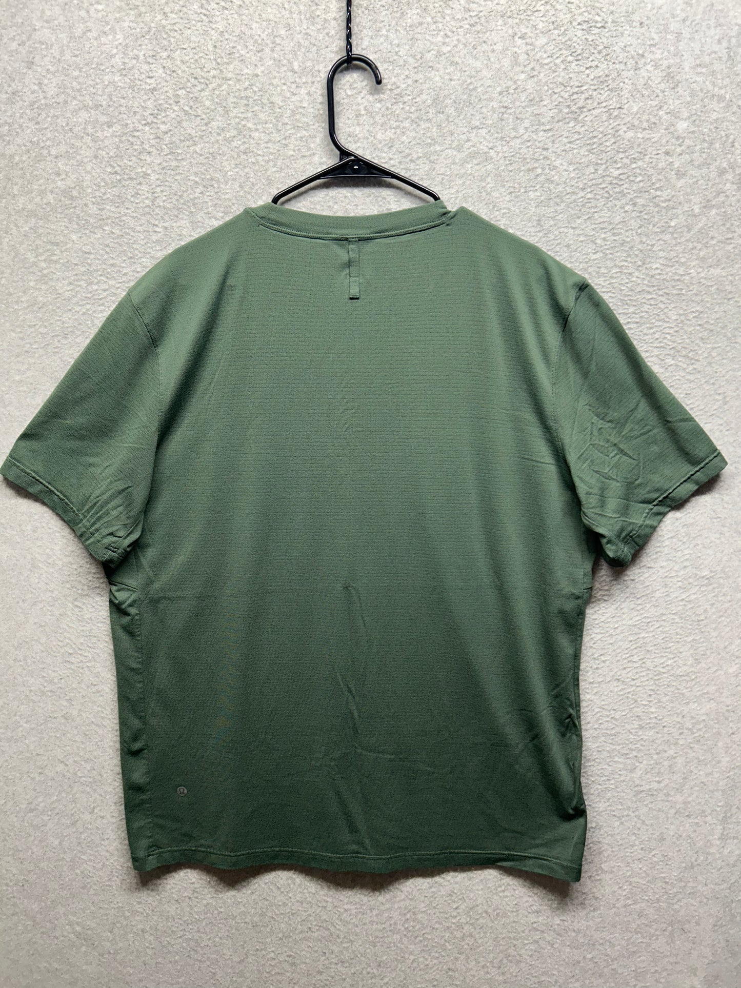 Lululemon License To Train Short Sleeve Size XL Dark Green