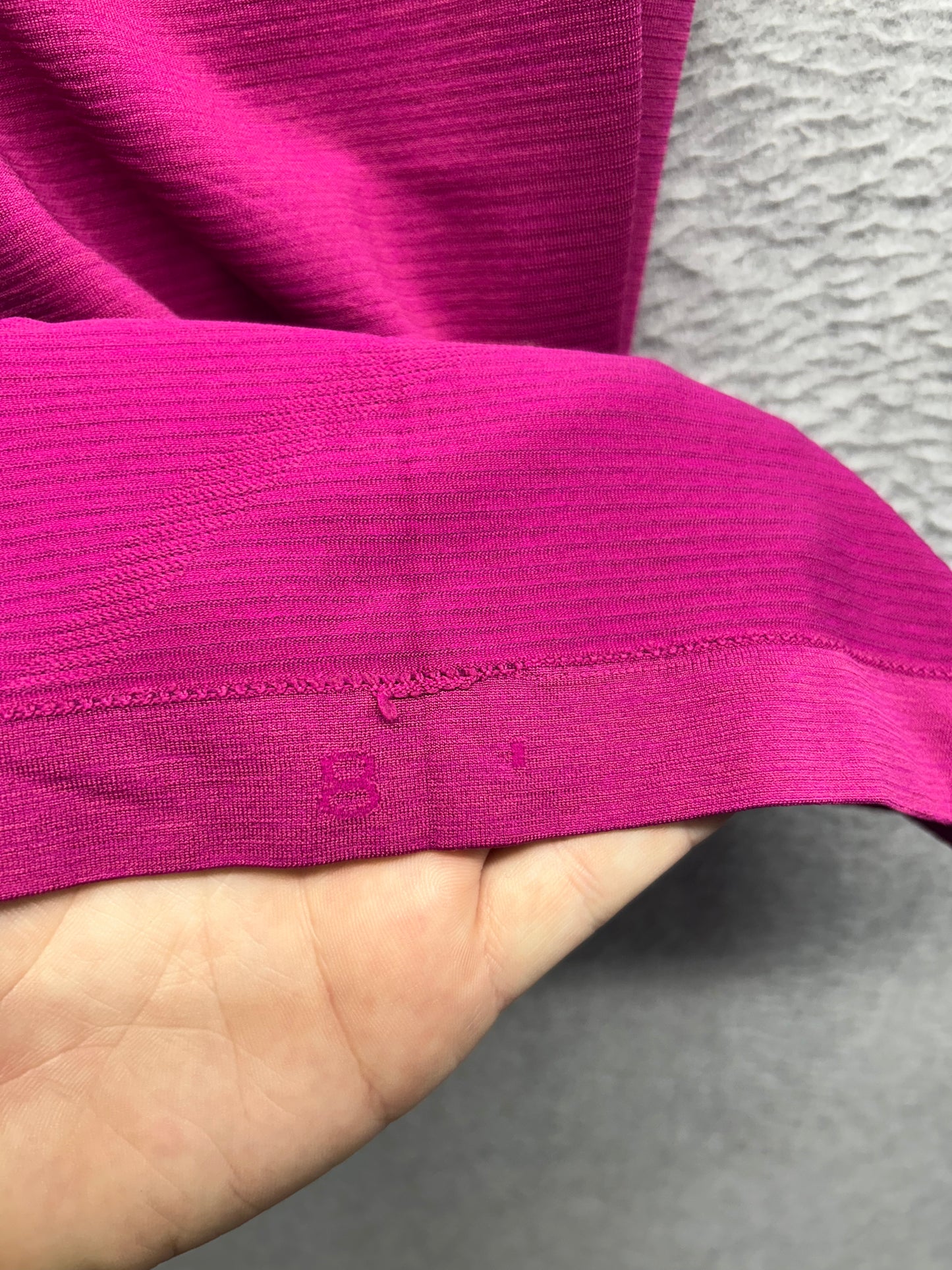 Lululemon Swiftly Tech Racerback Tank Top 2.0 Waist Length Size 8 Jewelled Magenta