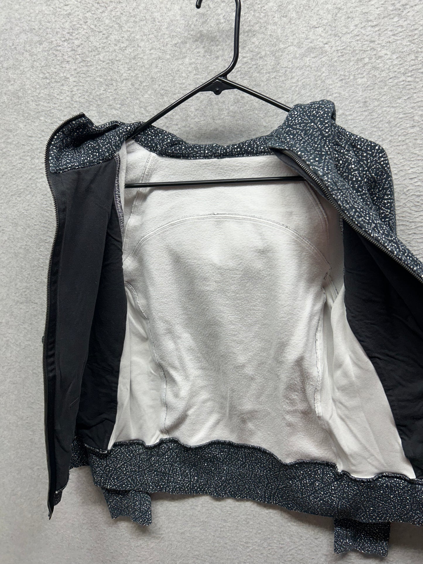 Lululemon Scuba Hoodie Light Cotton Fleece Size 10 Night View White Black