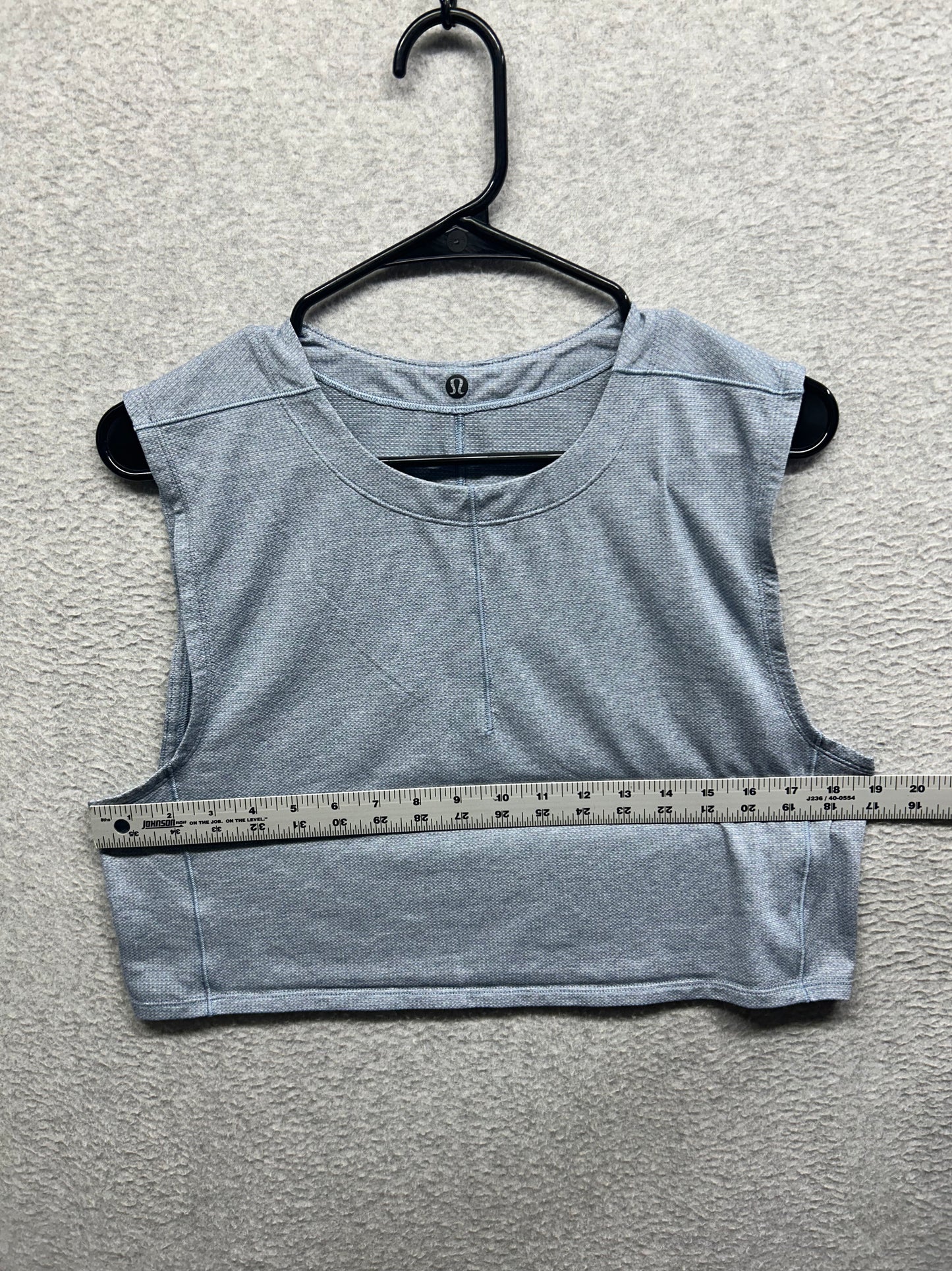 Lululemon Esker Cropped Tank Size 8 Heathered Blue Denim
