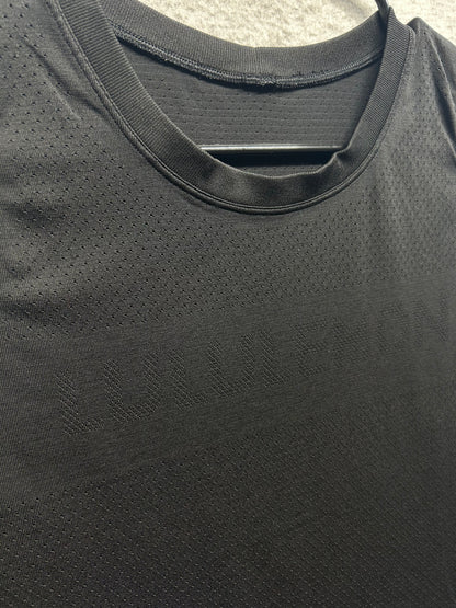 Lululemon Breeze By Muscle Crop Tan Logo Spellout Size 8 Black