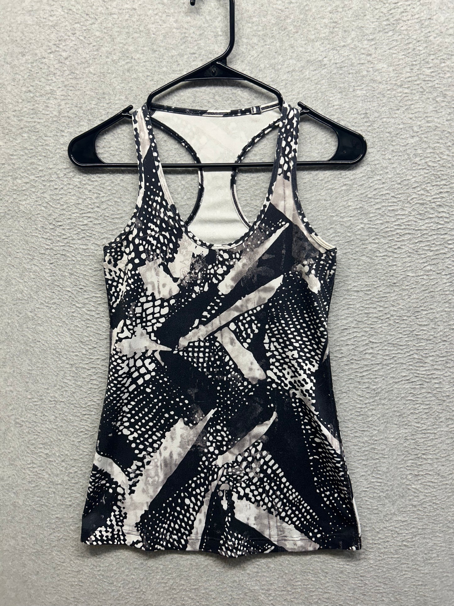 Lululemon Cool Racerback Size 8 Static Mist White Black