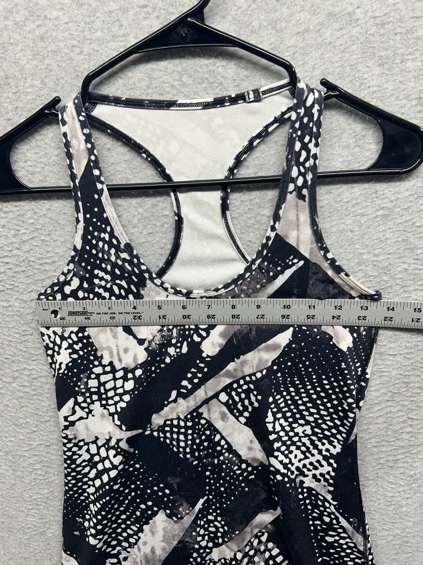Lululemon Cool Racerback Size 8 Static Mist White Black