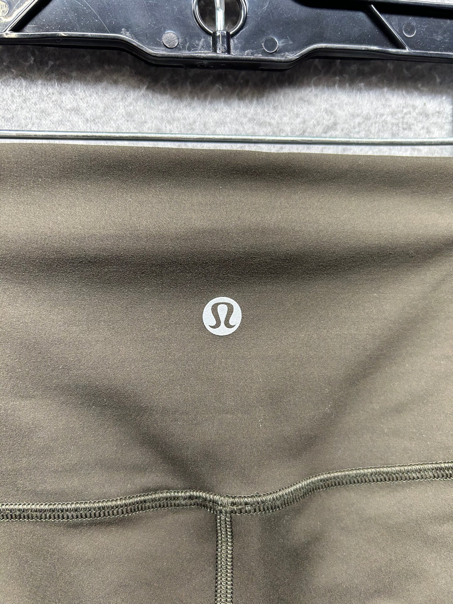 Lululemon Wunder Train High Rise Short 7" Size 0 Green