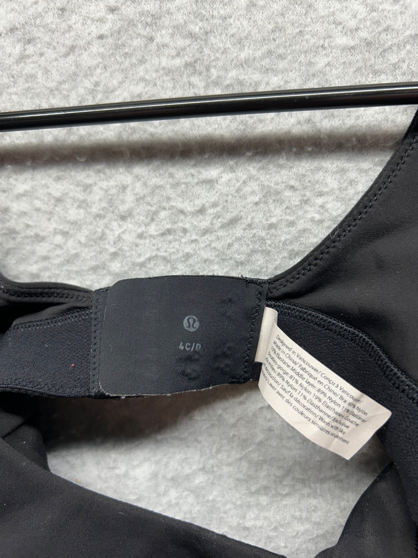Lululemon In Alignment Straight Strap Bra Size 4 Black