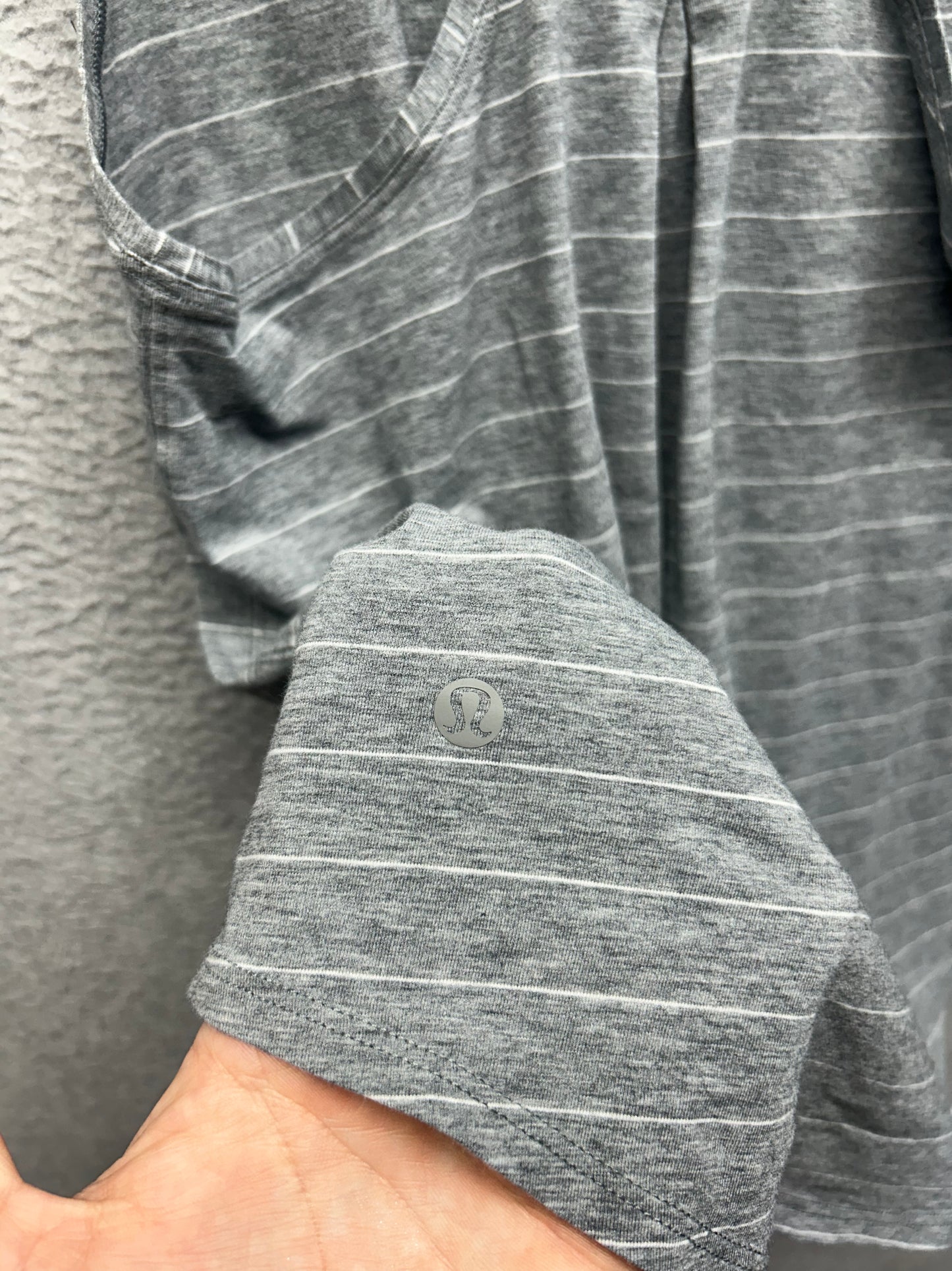 Lululemon Yogi Everyday Tank Size 10 Short Serve Stripe Heathered Medium Grey White