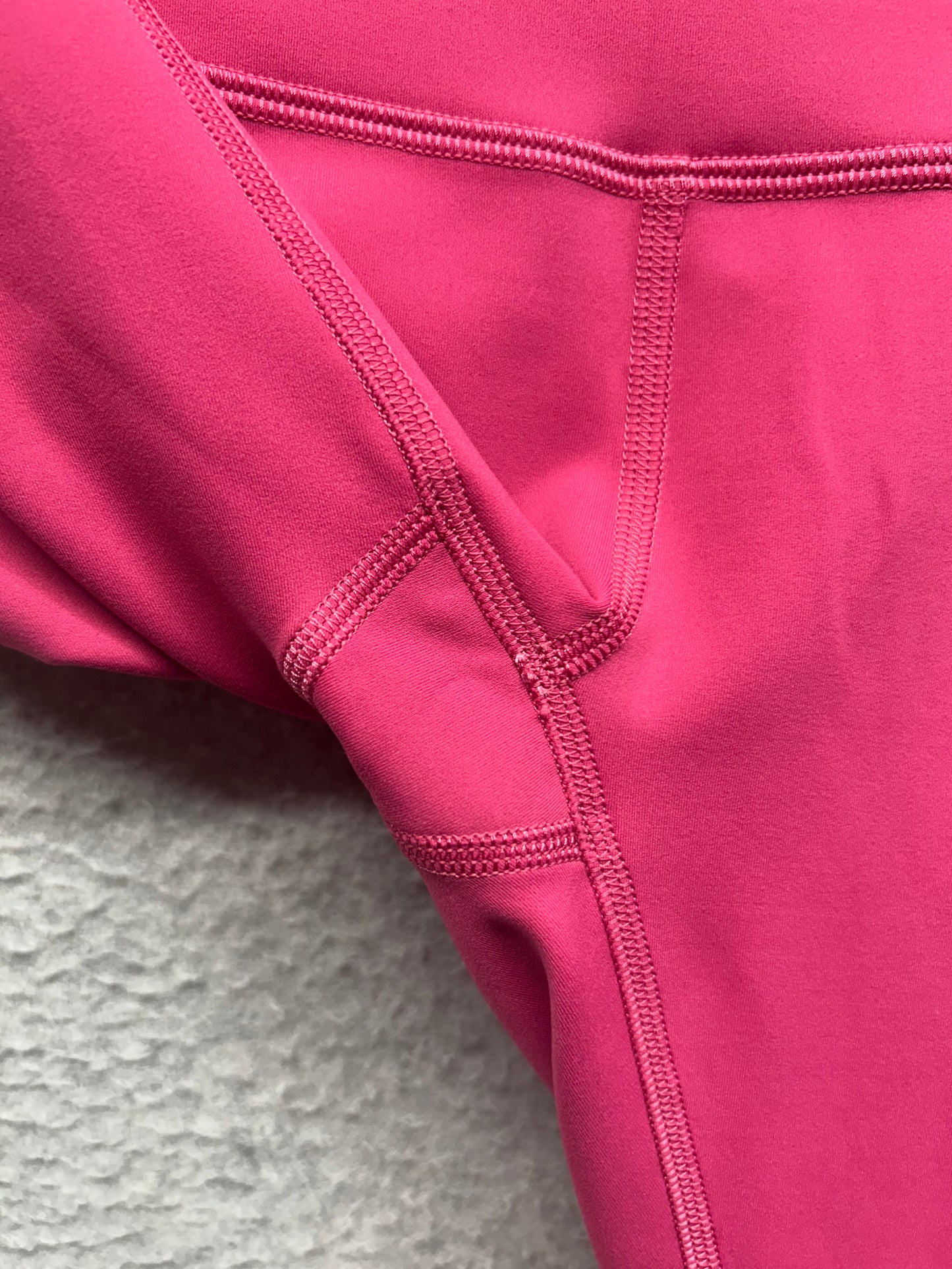 Lululemon Wunder Train High-Rise Crop 23" Size 0 (Square) Raspberry Coulis