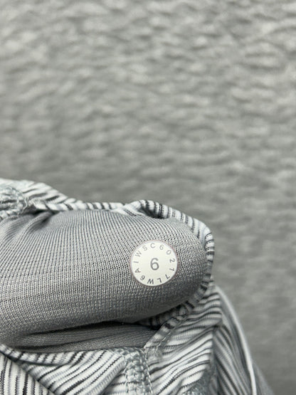 Lululemon Wunder Under Hi-Rise 1/2 Tight Size 6 Wee Are From Space Ice Grey Alpine White