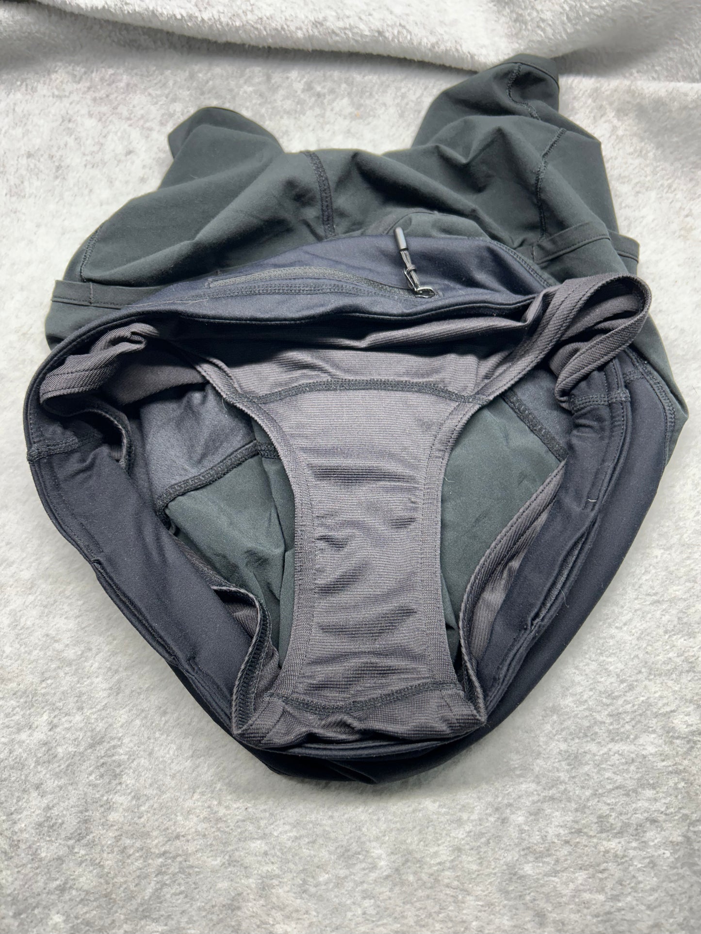 Lululemon Speed Up Short Long 4" Size 4 Black