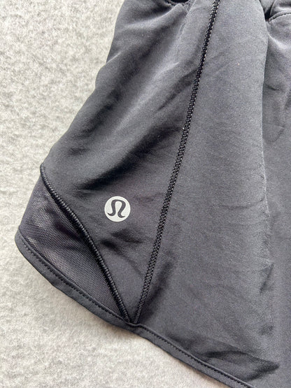 Lululemon Hotty Hot Short II 2.5" Black Size 2 reg