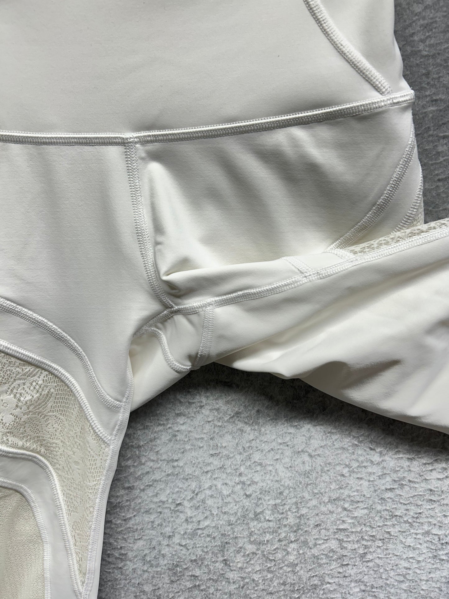 Lululemon Wunder Under High-Rise Tight 25" Lace Size 4 White