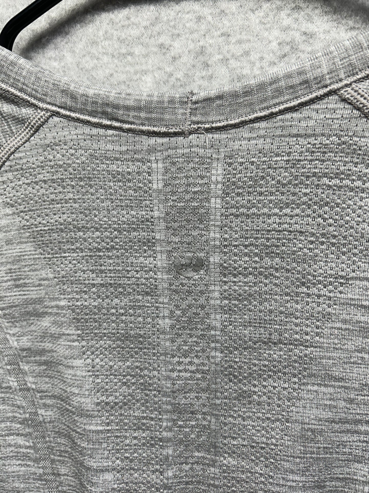 Lululemon Swiftly Tech Long Sleeve Crew Size 6 Heathered Slate