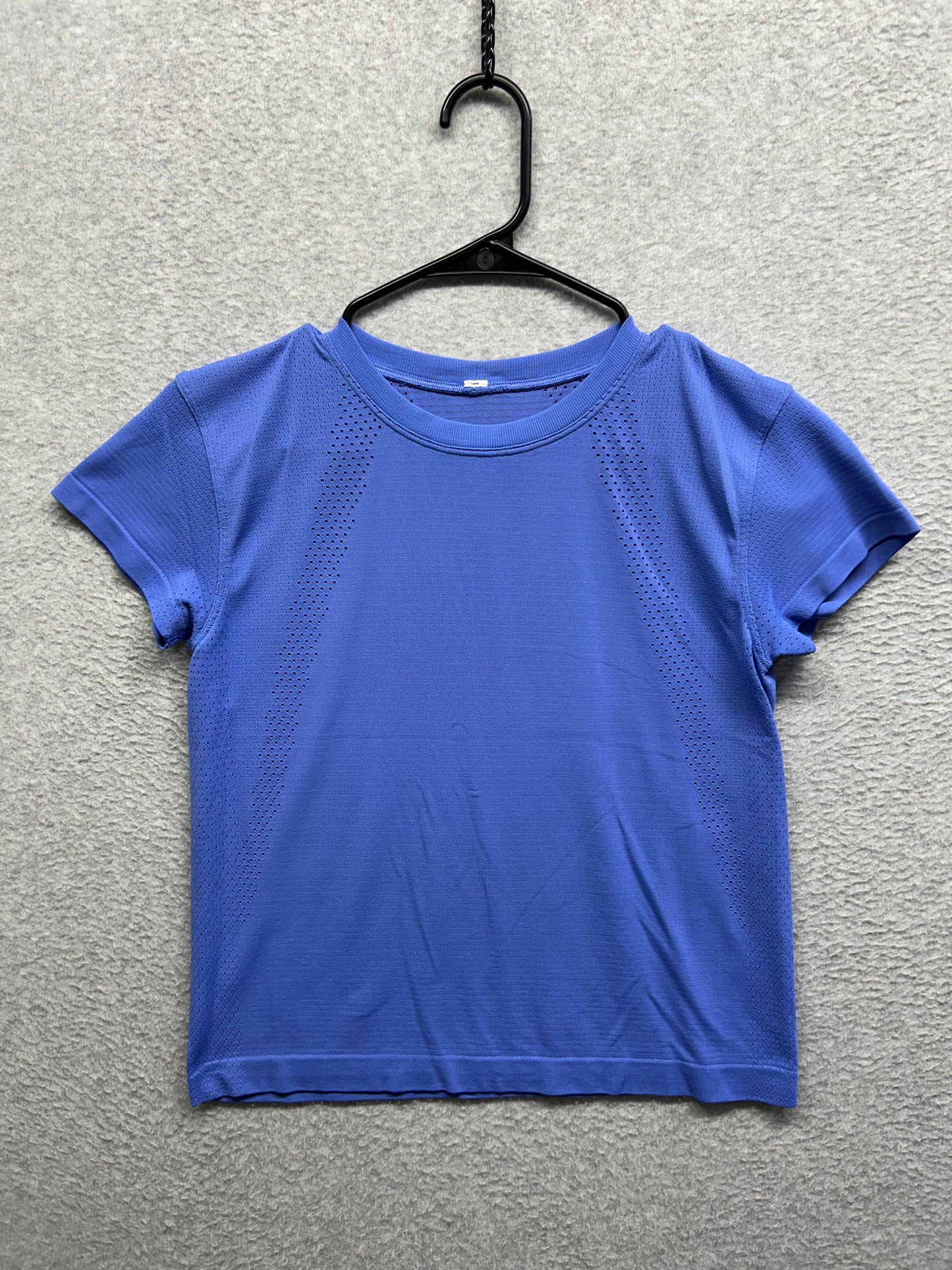 Lululemon Train to Be Short-Sleeve Shirt Size 6 Wild Indigo