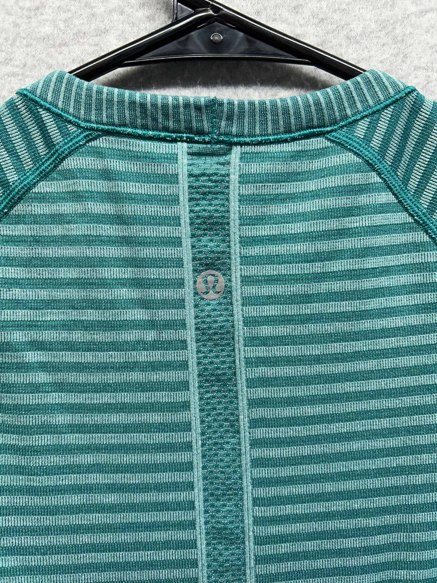 Lululemon Swiftly Tech Short Sleeve Crew Size 2 Heathered Forage Teal Striped