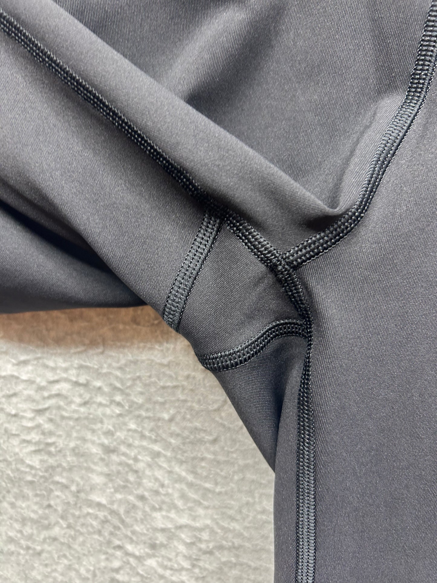 Lululemon Train Times Crop 21" Size 4 Black