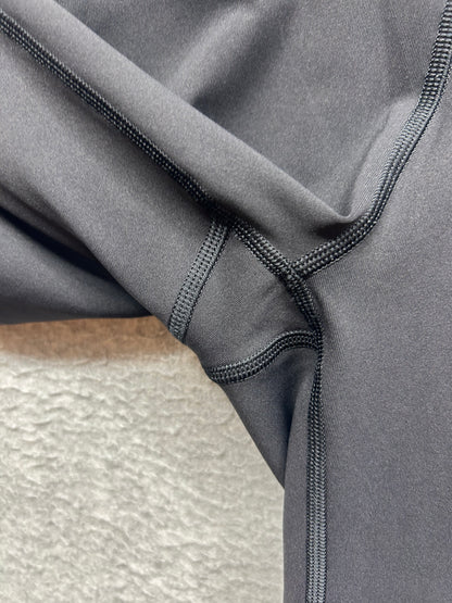 Lululemon Train Times Crop 21" Size 4 Black