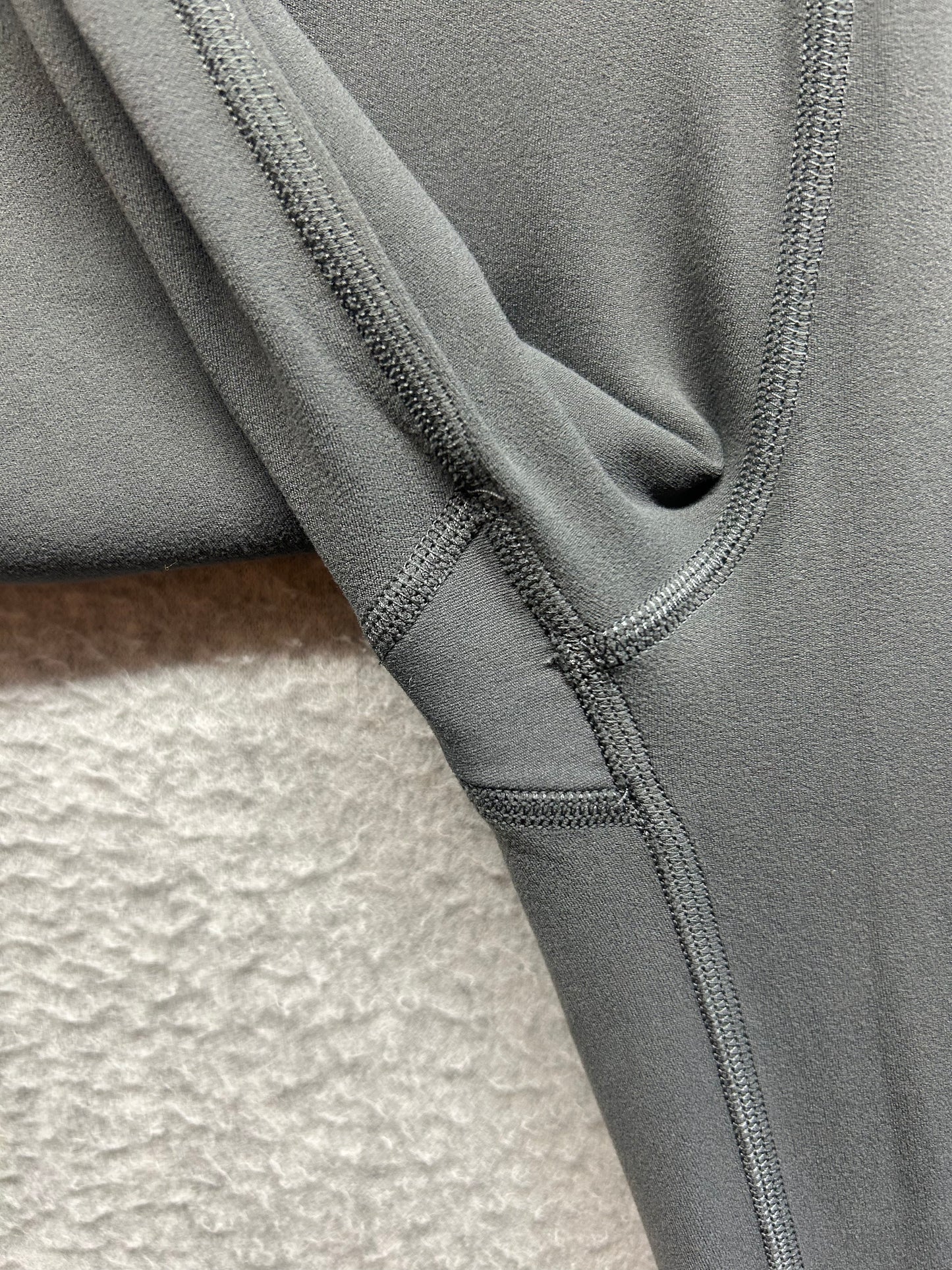 Lululemon Throwback Astro Flare Pant Size 4 Graphite Grey | Black