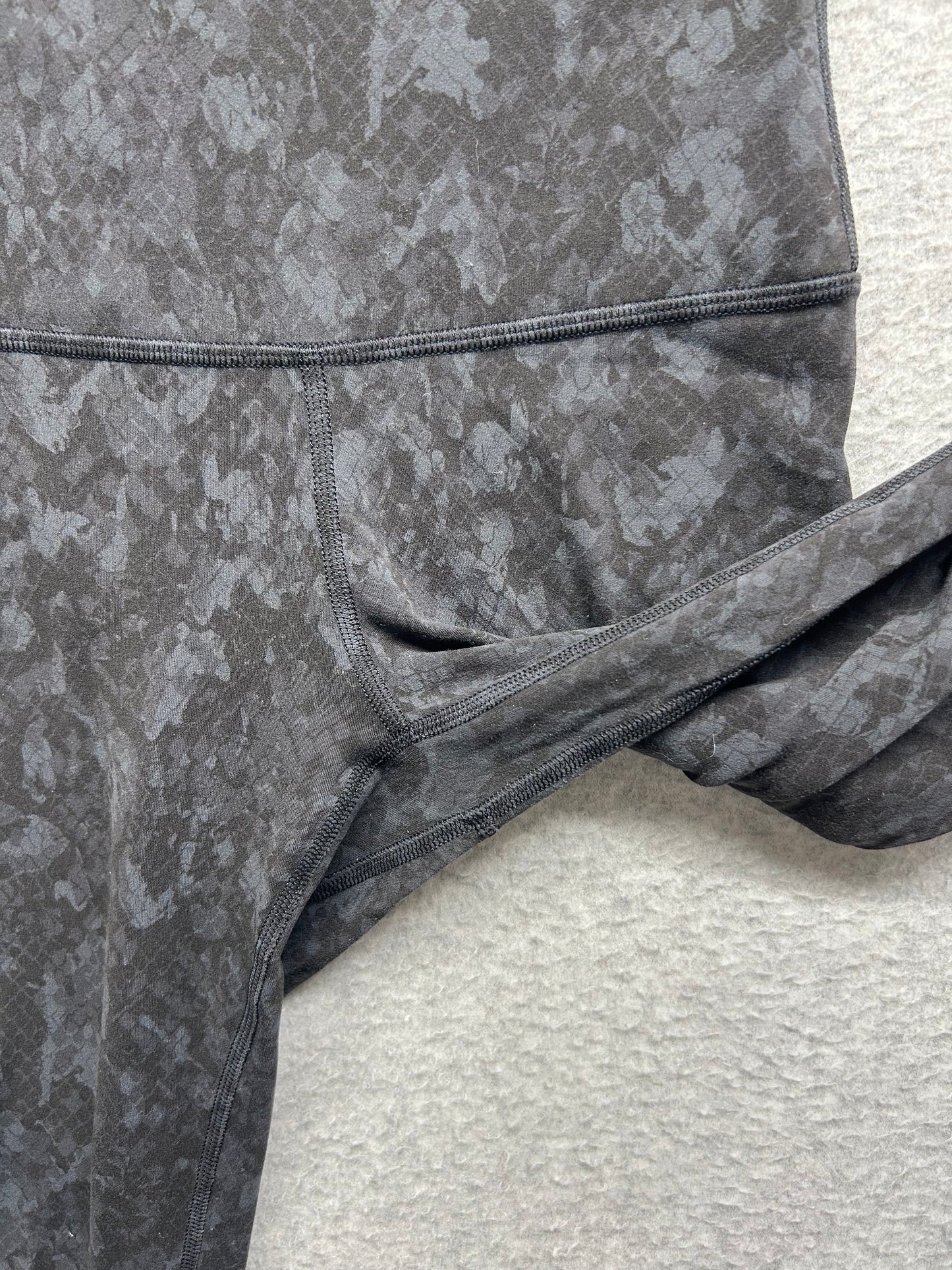 Lululemon Align High-Rise Pant 28" Size 2 Hideaway Camo Deep Coal Multi