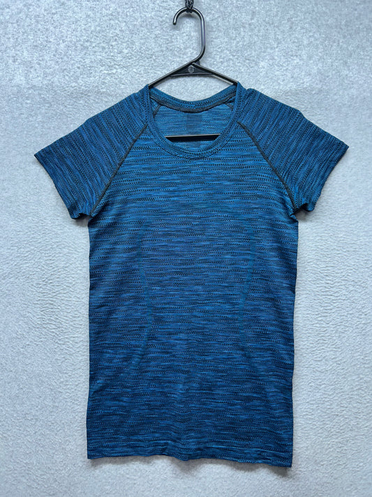 Lululemon Swiftly Tech Short Sleeve Crew Size 8 Sapphire Blue / Black
