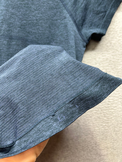 Lululemon Swiftly Tech Short Sleeve Crew Size 6 Cerulean Blue / Black