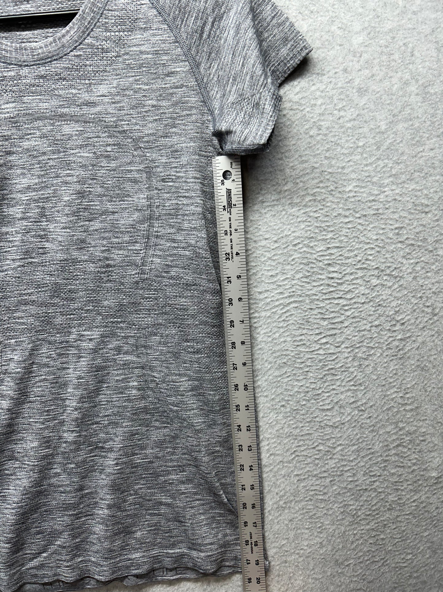 Lululemon Swiftly Tech Short Sleeve Crew Size 8 Heathered Slate