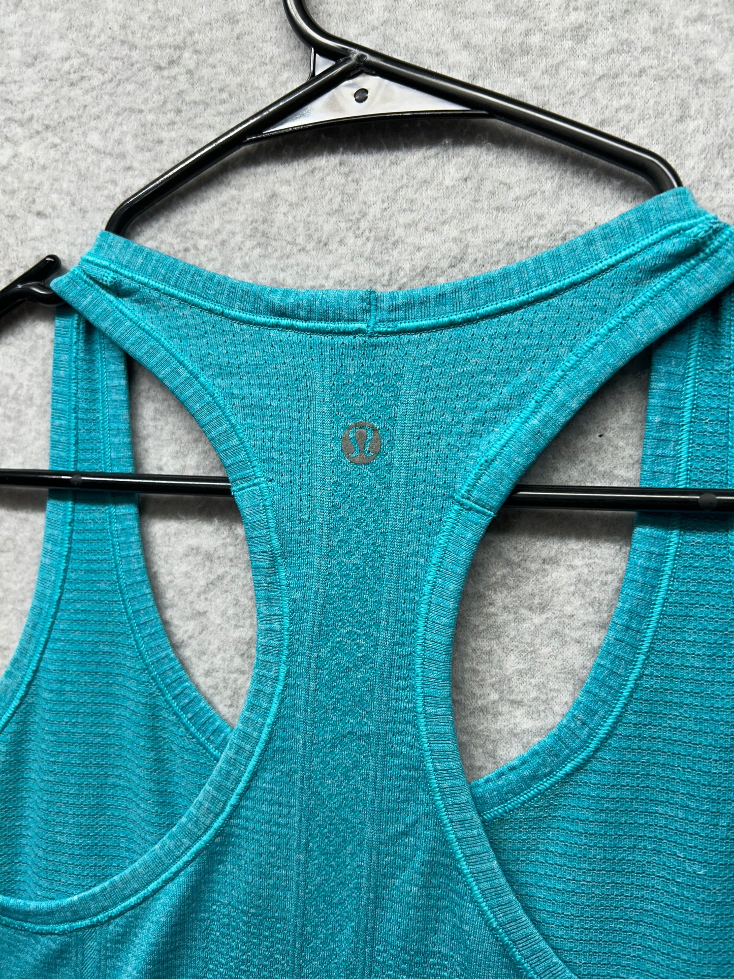 Lululemon Run: Swiftly Tech Racerback Size 8 Heathered Surge