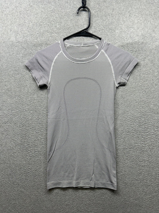 Lululemon Run: Swiftly Tech Short Sleeve Size 2 Stripe White