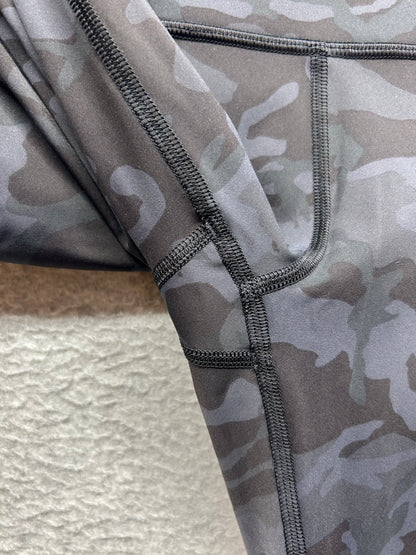 Lululemon Fast and Free Tight II 25" Nulux Size 4 Heritage 365 Camo Deep Coal Multi