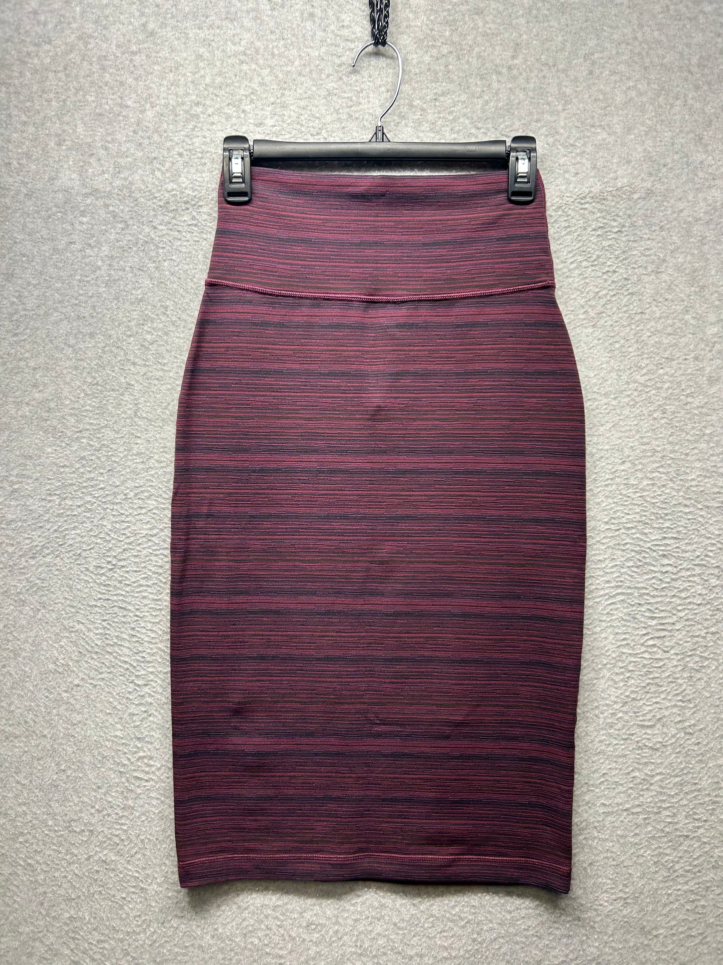 Lululemon Tube And From Skirt Size 4 Cyber Red Grape Bordeaux Drama