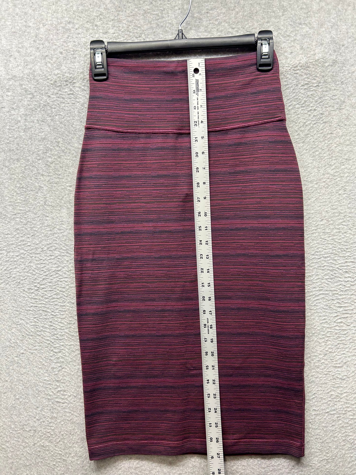 Lululemon Tube And From Skirt Size 4 Cyber Red Grape Bordeaux Drama