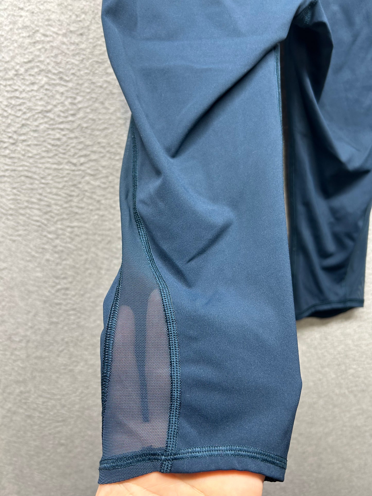 Lululemon Train Times Crop 16.5" Size 6 Nocturnal Teal