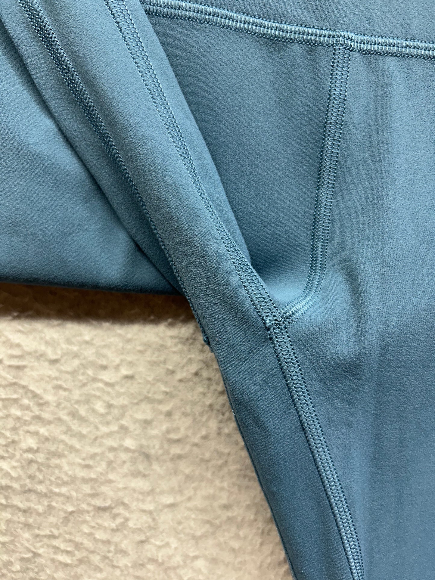 Lululemon Align Pant 28" Size 4 Code Blue
