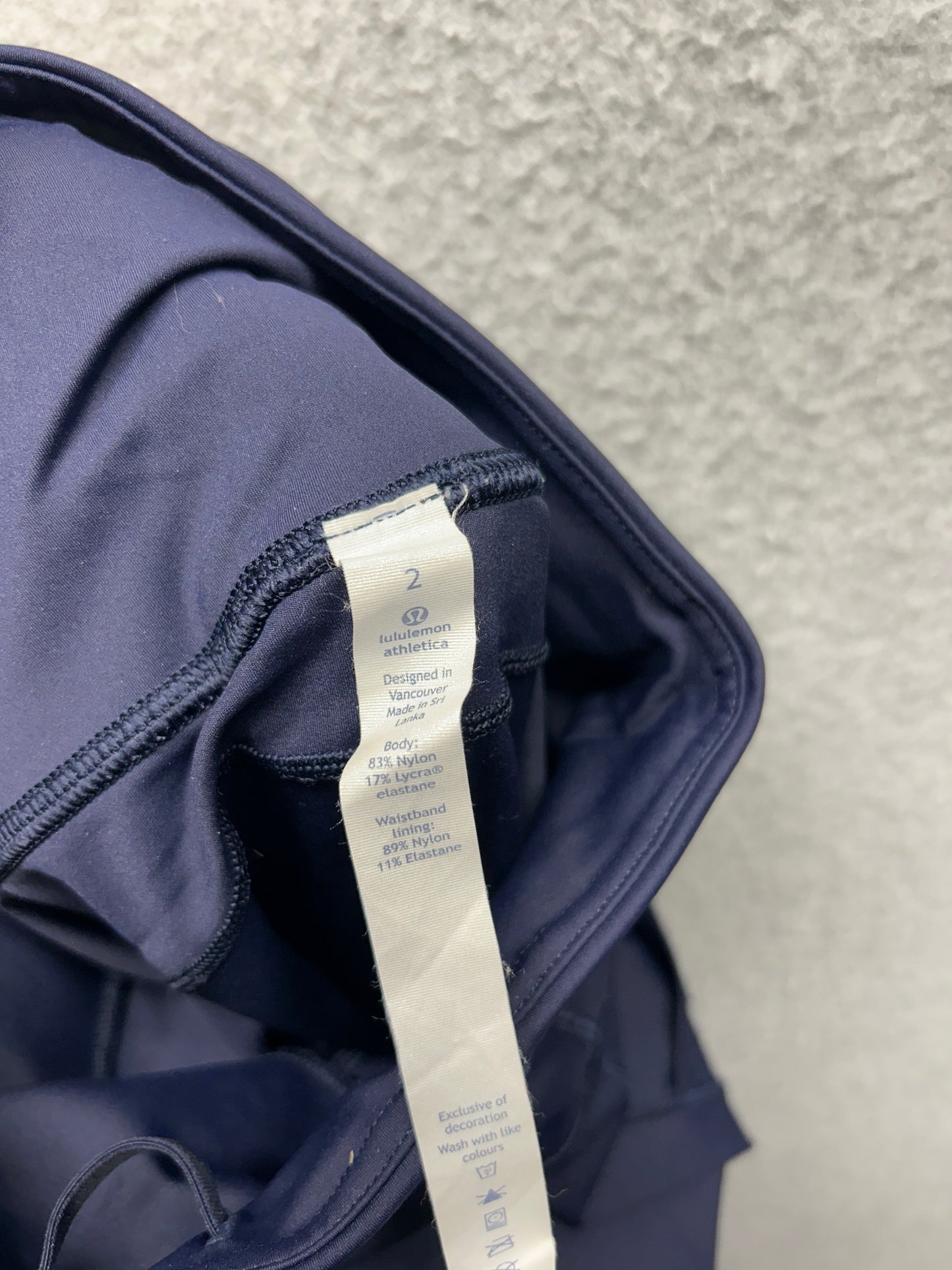 Lululemon Fast & Free Crop II Nulux 18" Size 2 Midnight Navy