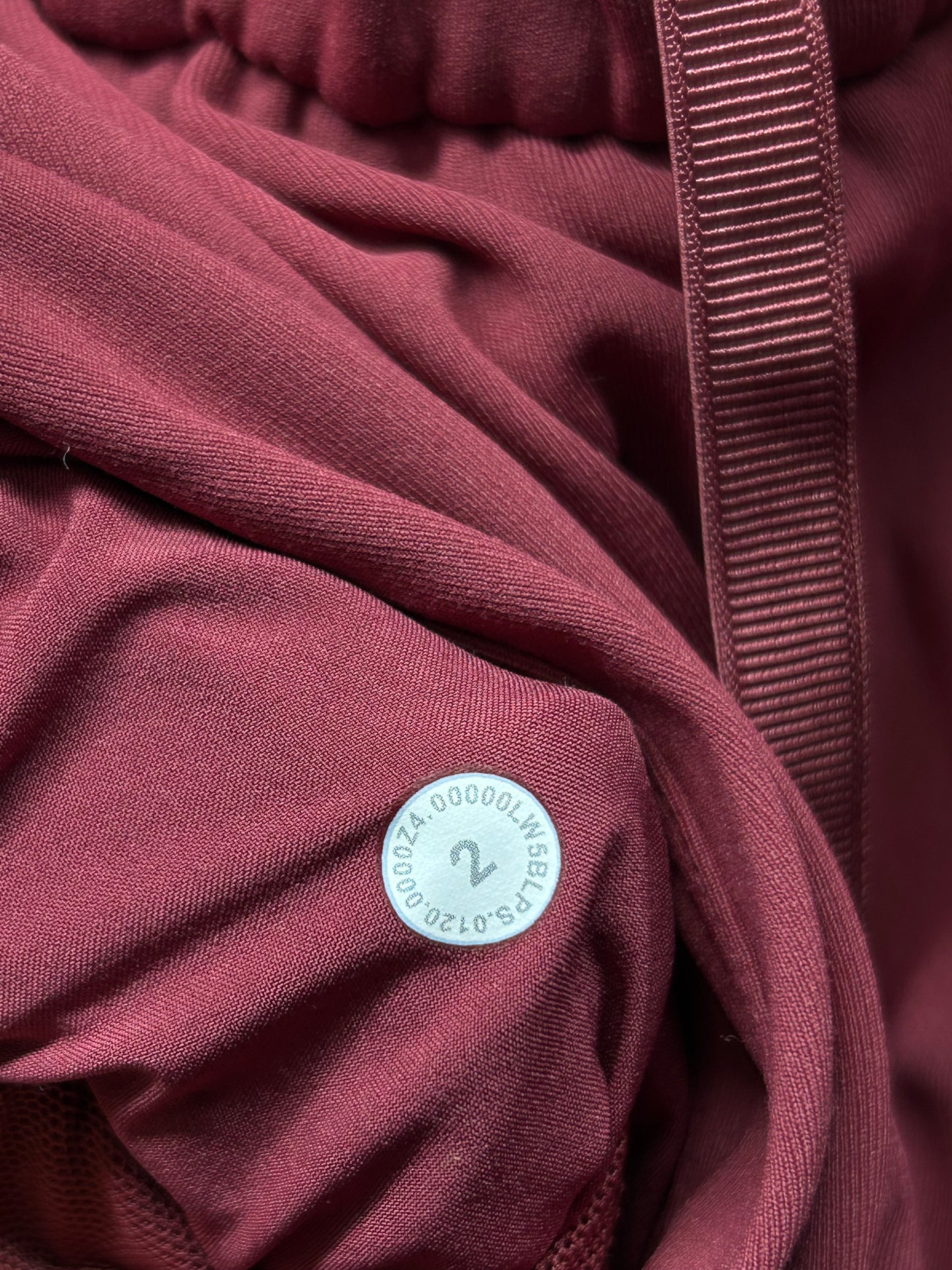 Lululemon On the Fly 7/8 Pant Size 2 Chianti