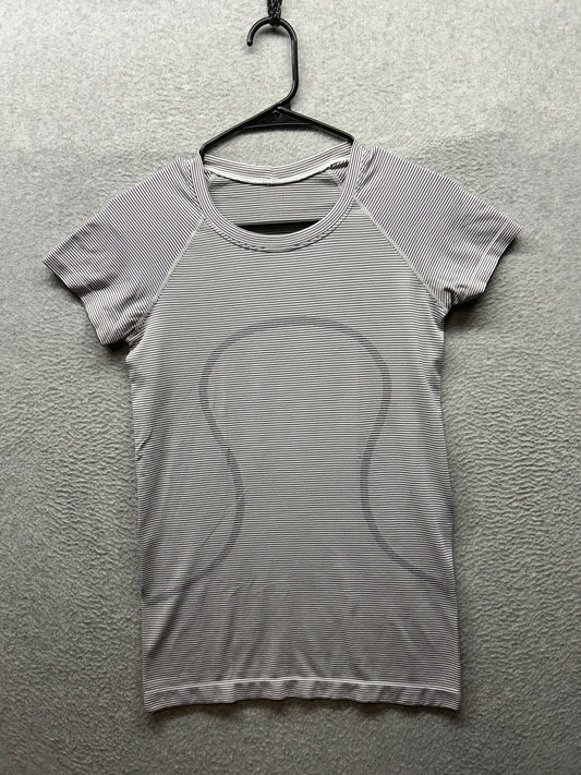 Lululemon Swiftly Tech Short Sleeve 2.0 Tempo Stripe Size 6 White / Black
