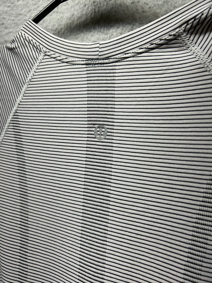 Lululemon Swiftly Tech Short Sleeve 2.0 Tempo Stripe Size 6 White / Black