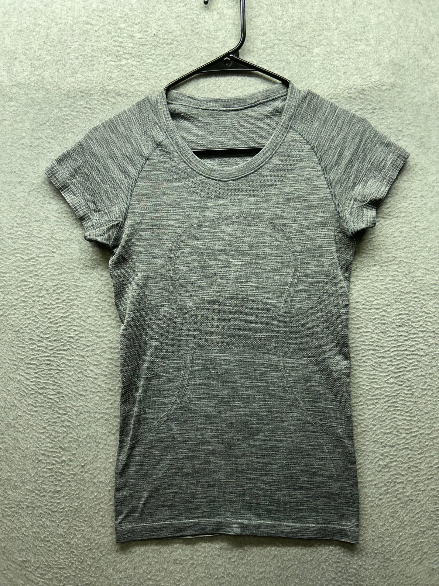 Lululemon Swiftly Tech Short Sleeve Crew Size 6 Heathered Slate