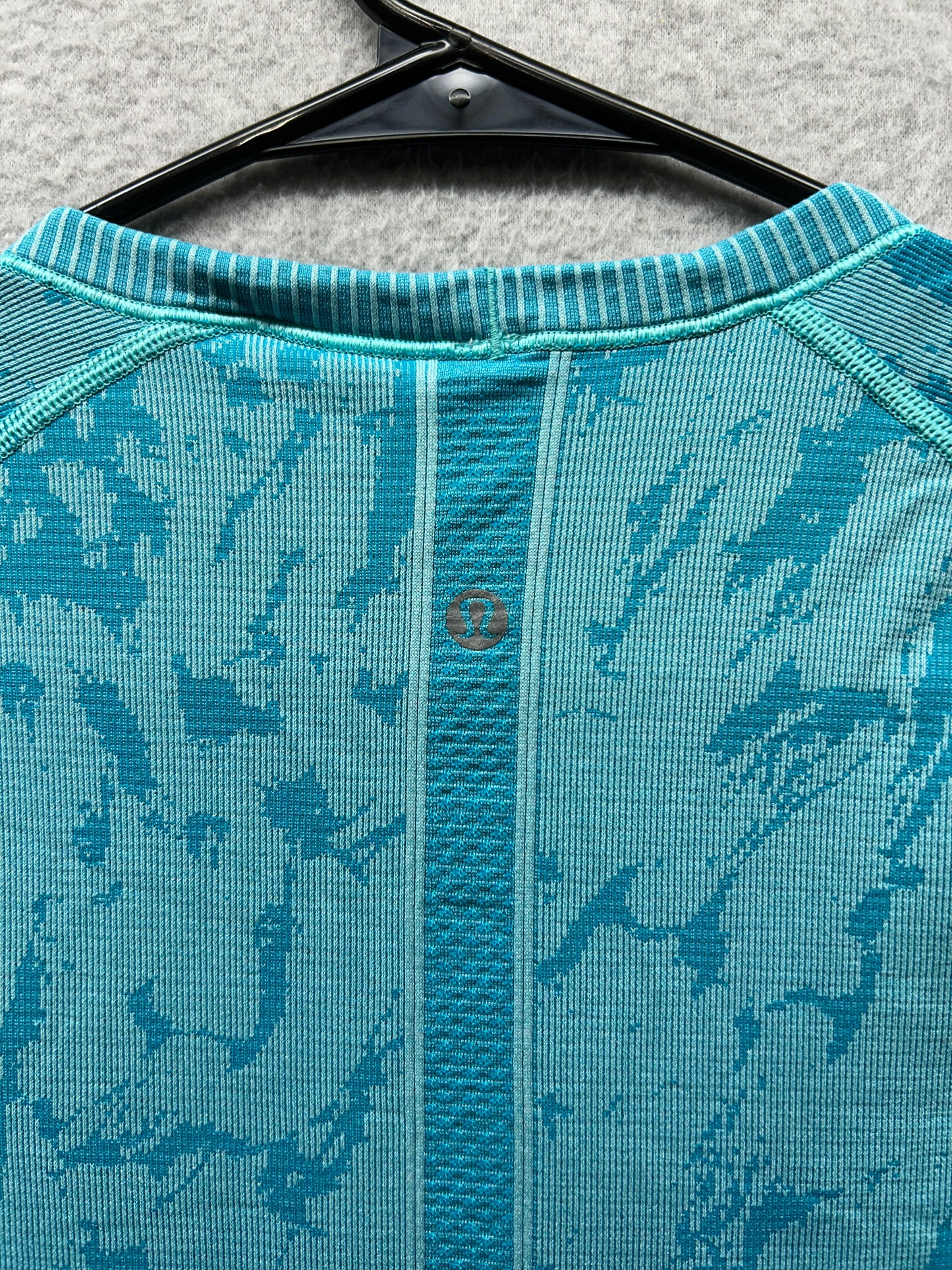 Lululemon Swiftly Tech Short Sleeve Crew Size 6 Heathered Cosmic Teal