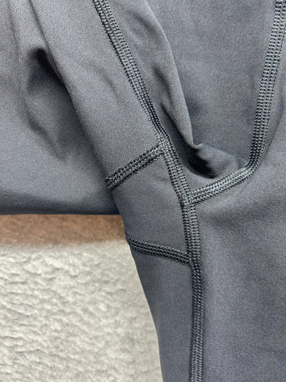 Lululemon Train Times Crop 17" Size 6 Black