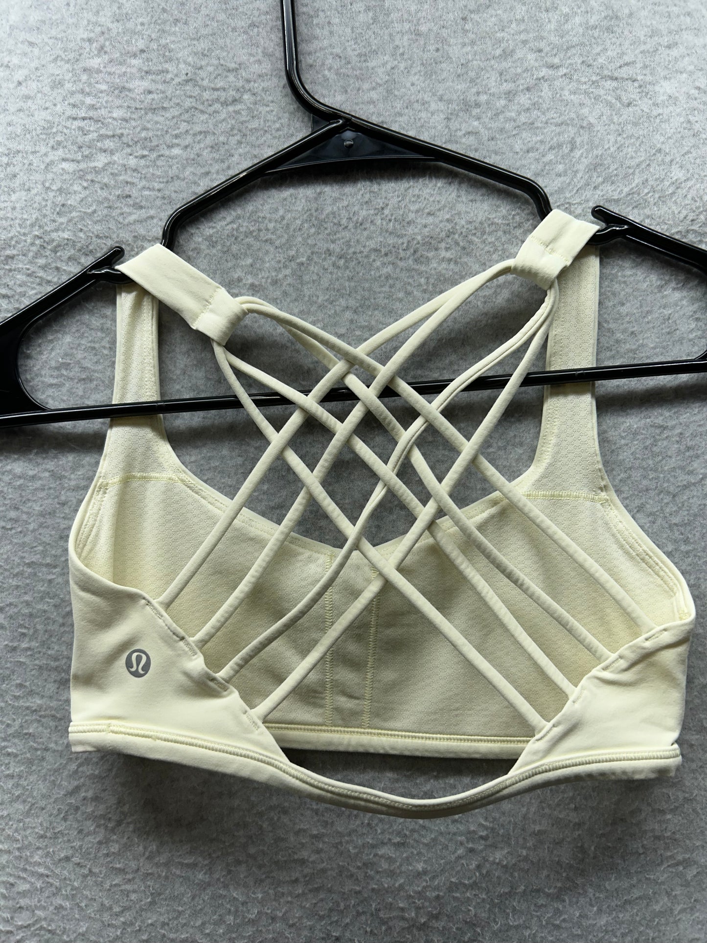 Lululemon Free to Be Bra Wild Size 4 Lemon Sorbet