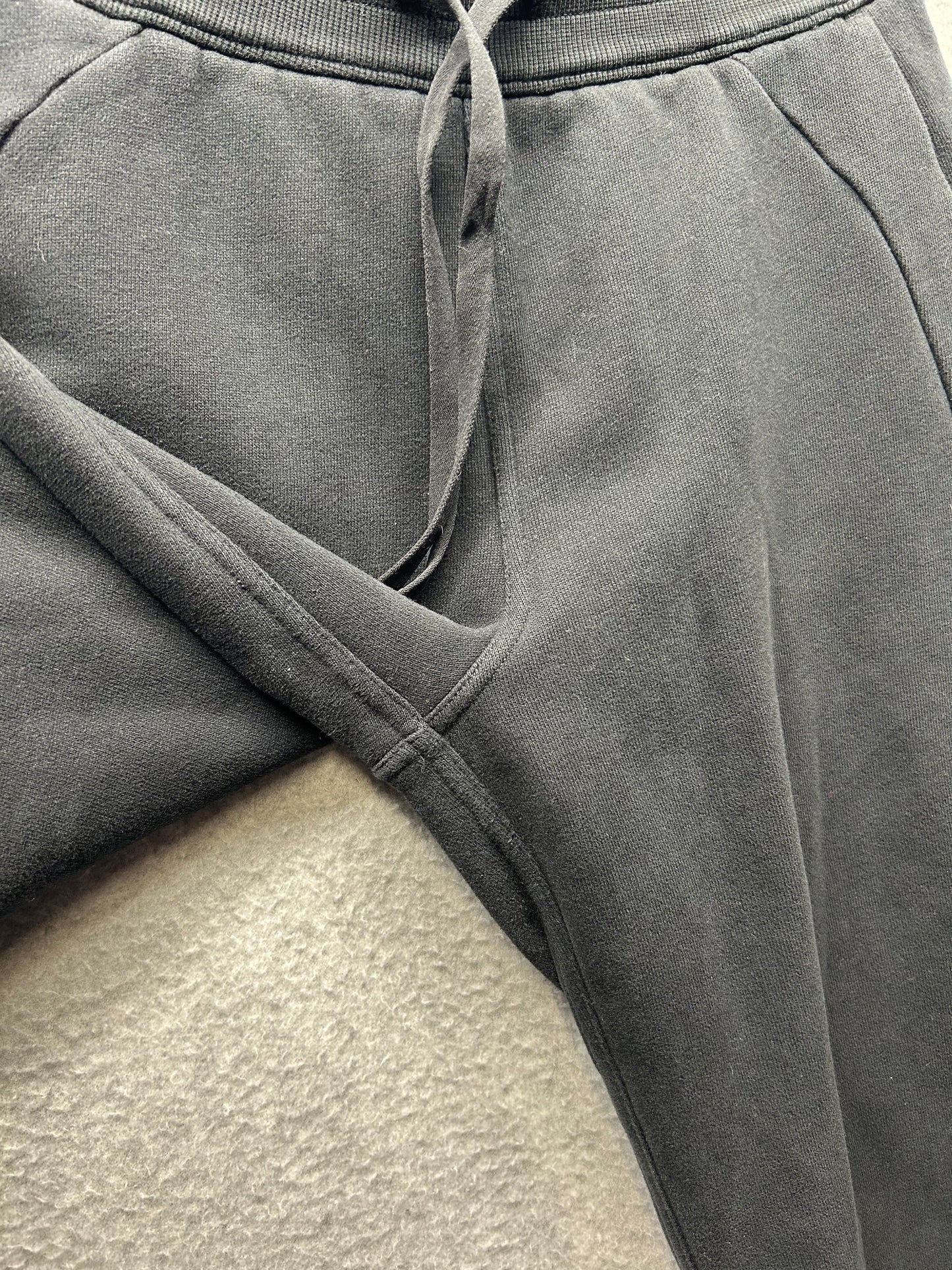 Lululemon Scuba Jogger 27" Size 4 Black