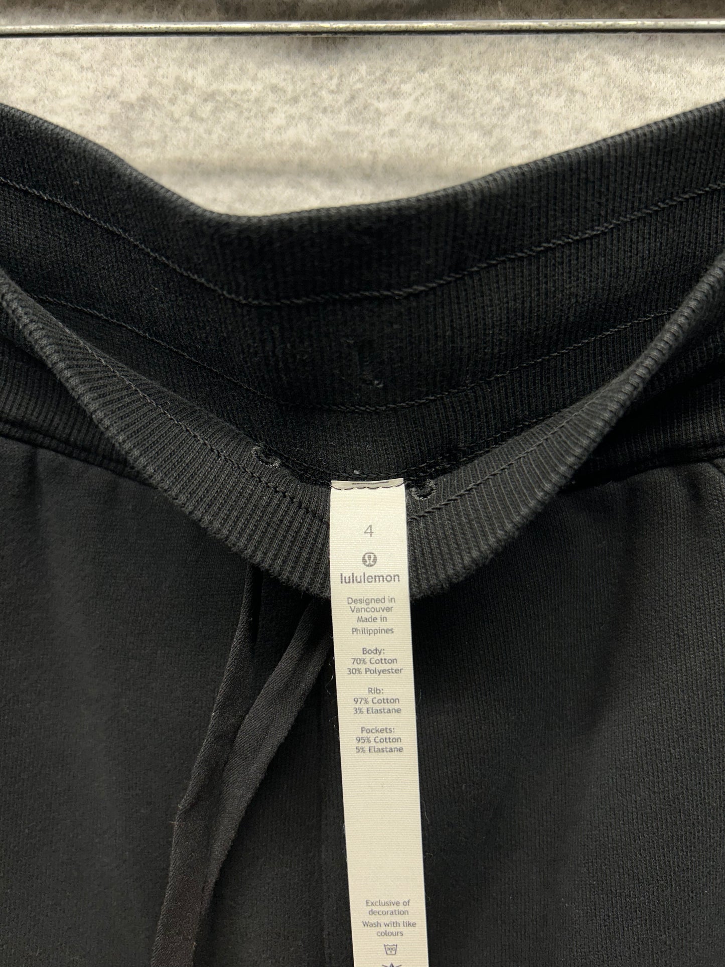 Lululemon Scuba Jogger 27" Size 4 Black