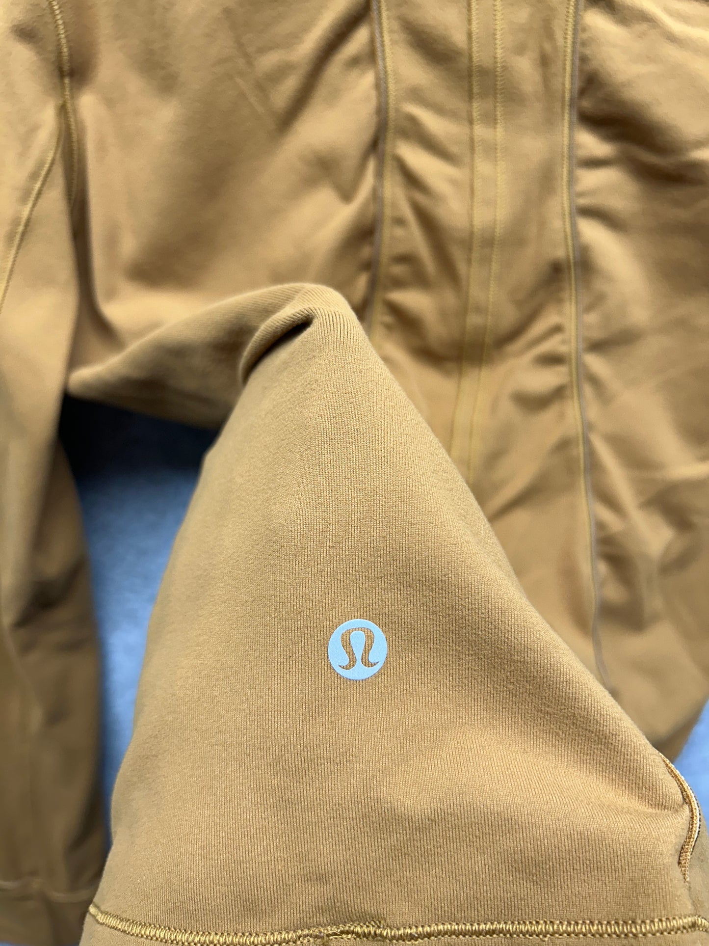Lululemon Run Briskly 1/2 Zip Size 8 Spiced Bronze