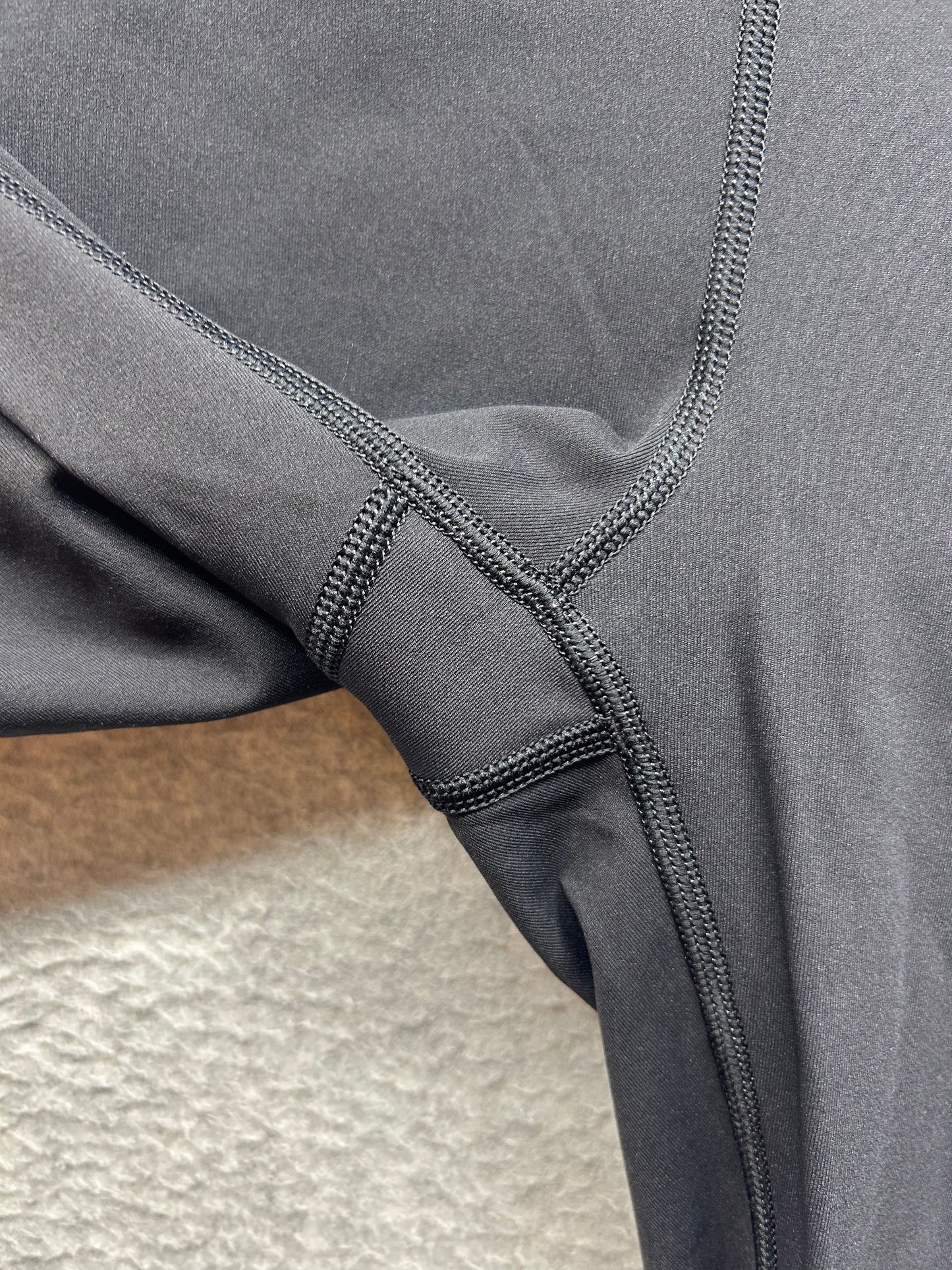 Lululemon Speed Up Crop 21" Size 6 Black