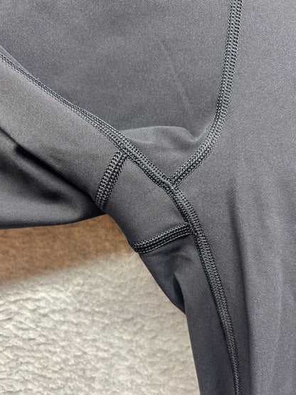 Lululemon Speed Up Crop 21" Size 6 Black